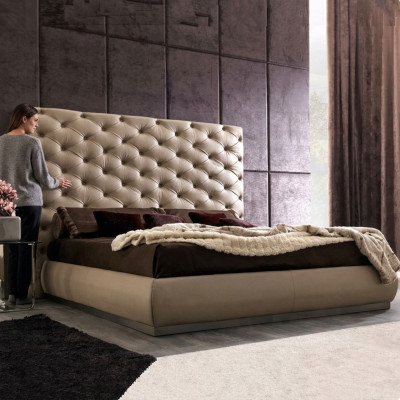 Beiges Wandpaneel Chesterfield Luxus Bett Designer Doppelbetten