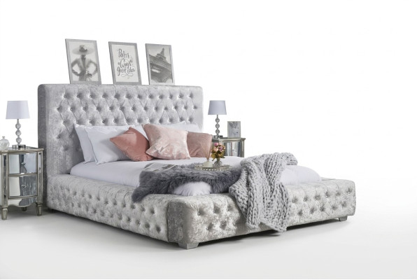 Graues Chesterfield Bett mit hohem Kopfteil Designer Doppelbett