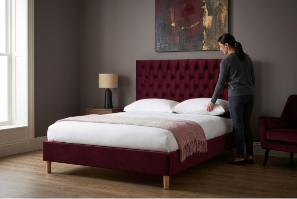 Rotes Chesterfield Bett Polsterbett Doppelbett Betten Big XXL Designer Luxus Bett 