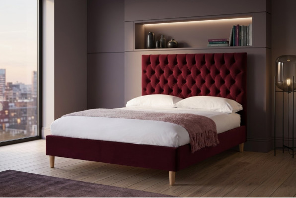 Rotes Chesterfield Bett Polsterbett Doppelbett Betten Big XXL Designer Luxus Bett 
