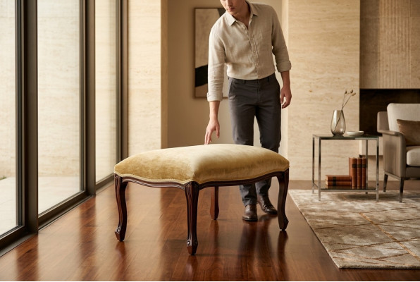 Wohnen Sitzbänke Sitz Textil Beige Design Hocker Polsterhocker Fuß Ablage Möbel