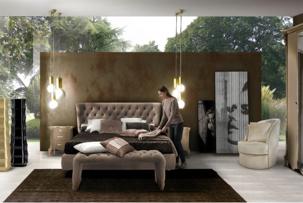 Luxus Schlafzimmer Set 4tlg. Bett + 2x Nachttisch + Hocker Moderne Design Betten Massivholz