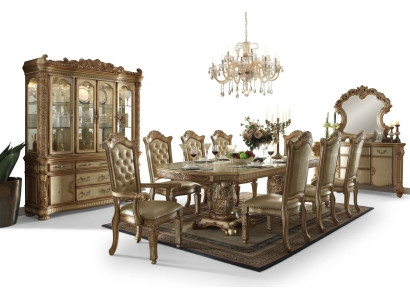 Goldene Esszimmergarnitur Luxuriöser Esstisch mit Stühlen Designer Anrichte