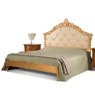 Neues luxuriöses Chesterfield-Doppelbett mit geschnitztem Kopfteil