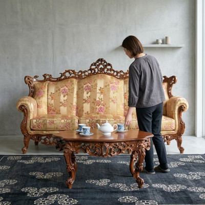 Klassischer Dreisitzer Sofa + Couchtisch Set Klassische Italienische Möbel 2tlg