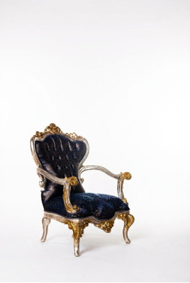Luxus Sessel Klassischer Thron Stuhl Lehnstuhl Barock Samt Blau Gold