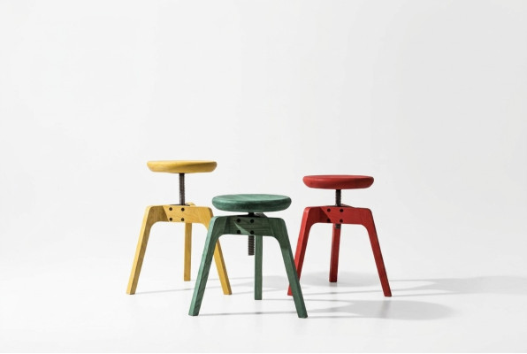Modernes Set mit 3 luxuriösen Designerstühlen aus hochwertigem Holz