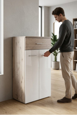 Moderná luxusná sivá drevená skriňa
