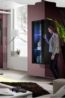 Moderný dizajn visiacej výstavnej skrine do obývačky