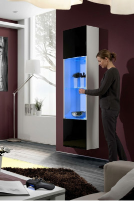 Moderná biela visiaca drevená výstavná skriňa