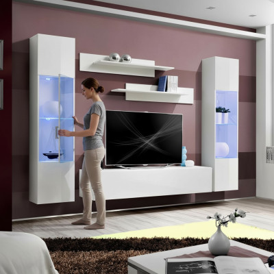 Moderná drevená TV jednotka s visiaci vitrínou