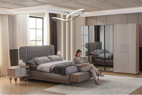 Exklusives Schlafzimmer Bett Glasschrank Holz Nachttische 4tlg Luxus Set