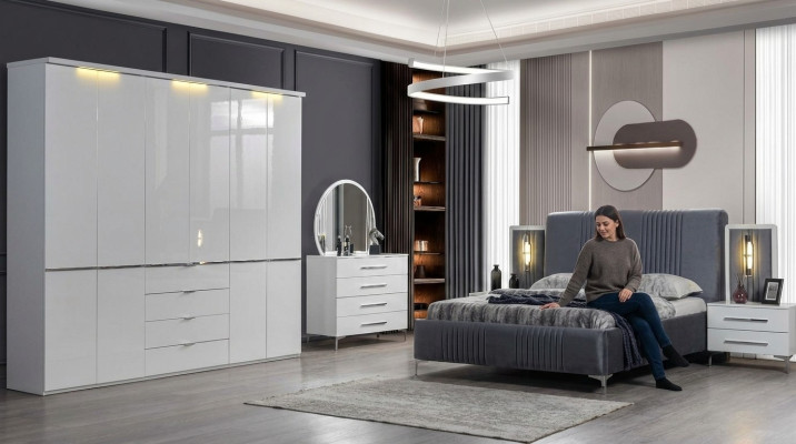 Weiße Schlafzimmer Möbel Textilbett Großer Kleiderschrank Nachttische