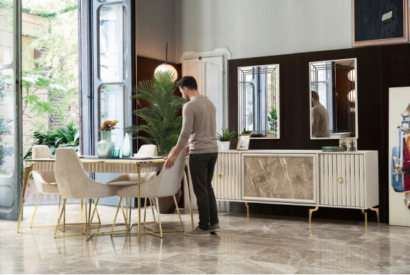 Luxus Esstisch Esszimmer Tisch für 4 Personen Stühle SIdeboard Modern