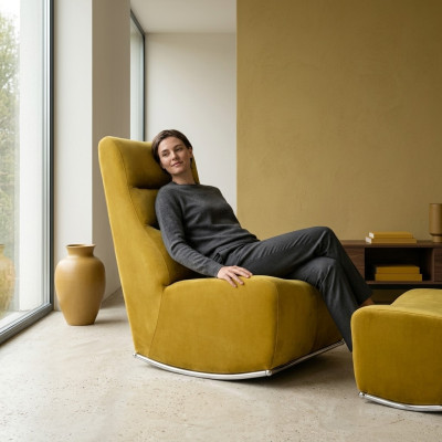 Luxus Gelb Komplett Sessel mit Hocker Sitzmöbel Wohnzimmer Designer Textil