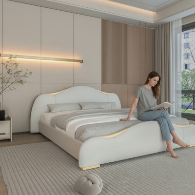 Moderná sivá posteľ so zlatými detailmi a elegantným čelom