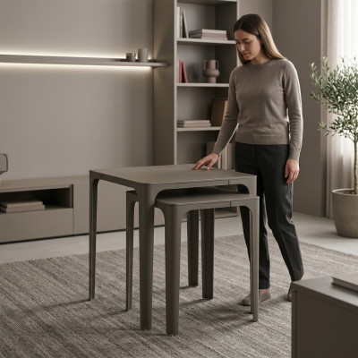 Moderné elegantné béžové drevené stoly