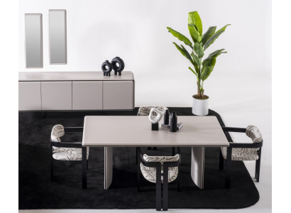 Elegantes Beiges Esszimmer Set aus Holz mit Esstisch und Stühlen