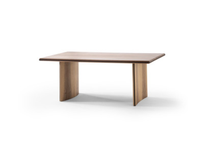 Eleganter brauner Esstisch aus Holz für modernes Esszimmer